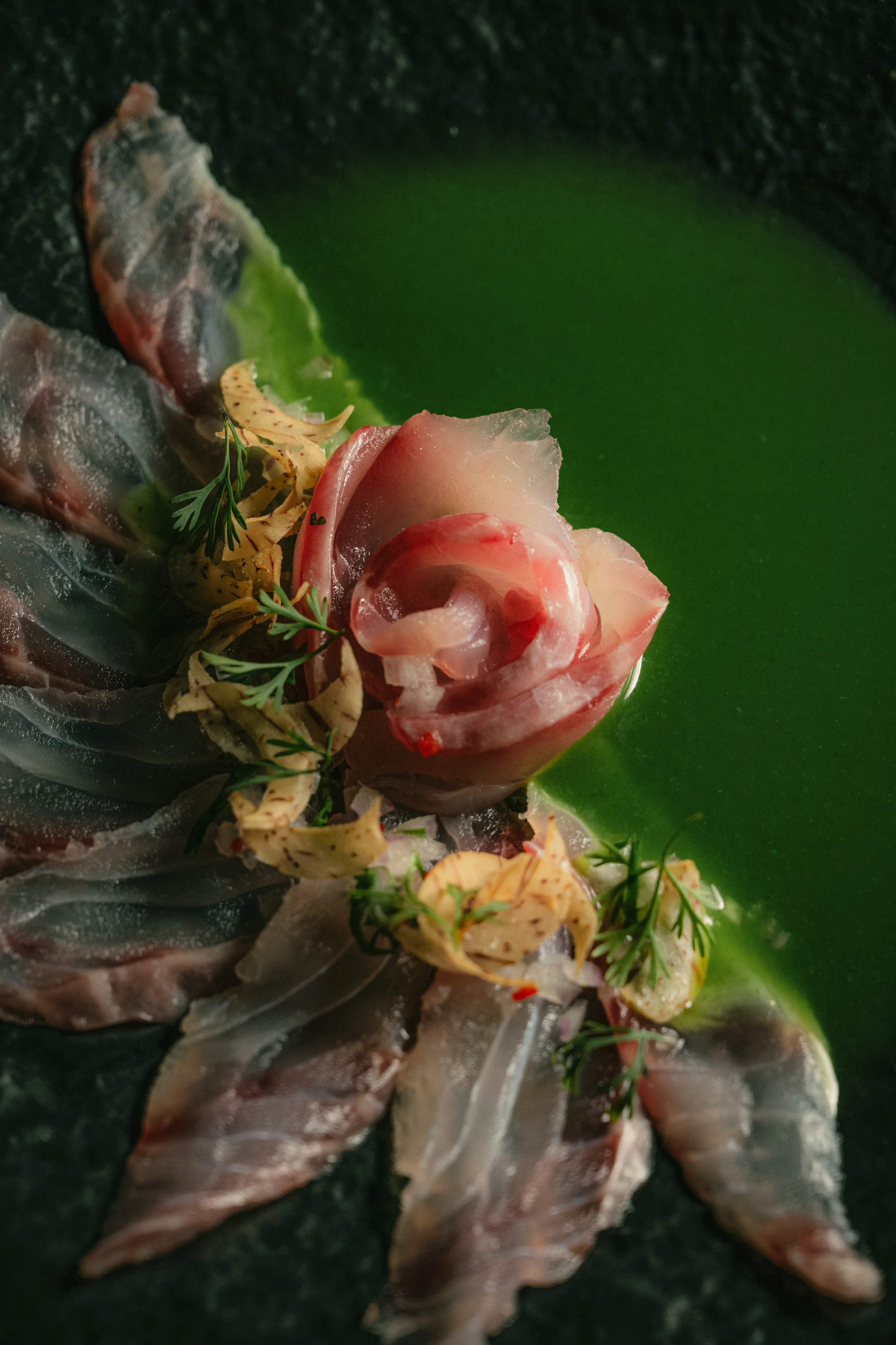 Disfrute de la mejor gastronomía nikkei en Avenida Escazú, Costa Rica, un sofisticado destino para degustar la excelencia culinaria japonesa-peruana.